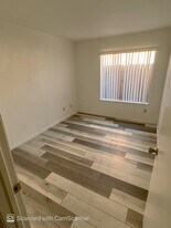 8142 Scottsdale Dr, Unit Room 1 in Sacramento, CA - Building Photo