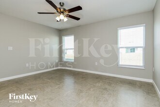 462 Earhart Dr in Davenport, FL - Building Photo - Building Photo