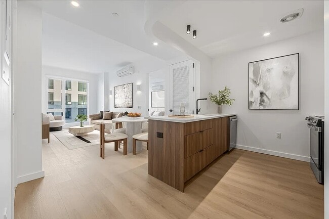 953 Dean St, Unit 505