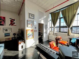 248 McKibbin St in Brooklyn, NY - Building Photo