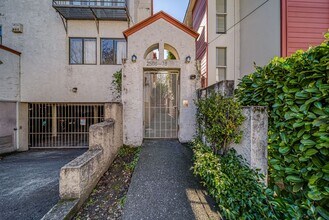 2578 Virginia St in Berkeley, CA - Building Photo - Building Photo