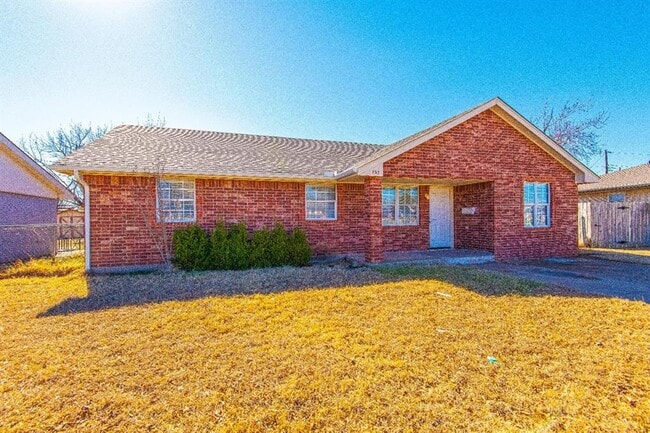 733 N Norman Ave in Moore, OK - Building Photo - Building Photo