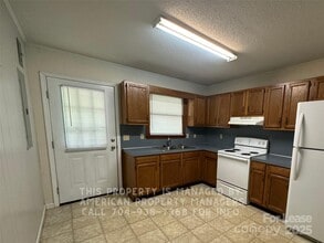 132 Crest Cir in Lexington, NC - Building Photo - Building Photo