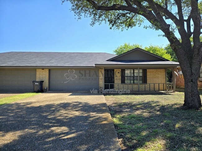 property at 2202 Kirby Lee St