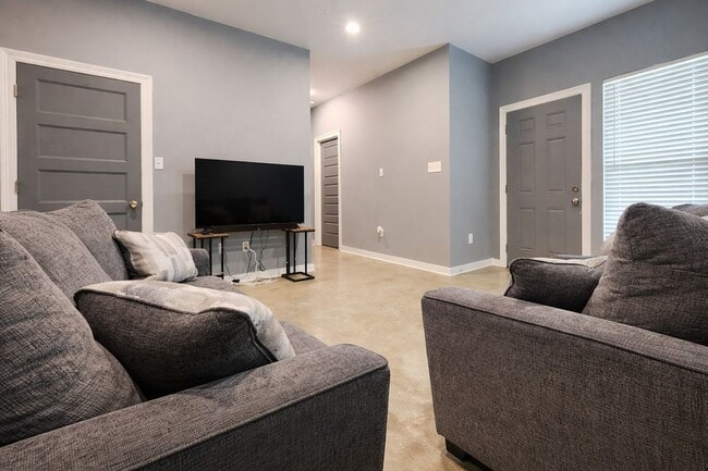 343 W Johnson St in Baton Rouge, LA - Building Photo - Building Photo