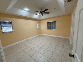 8899 SW 220th Ln in Cutler Bay, FL - Building Photo - Building Photo