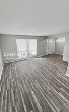 2380 Grassland Dr in Florissant, MO - Building Photo - Building Photo