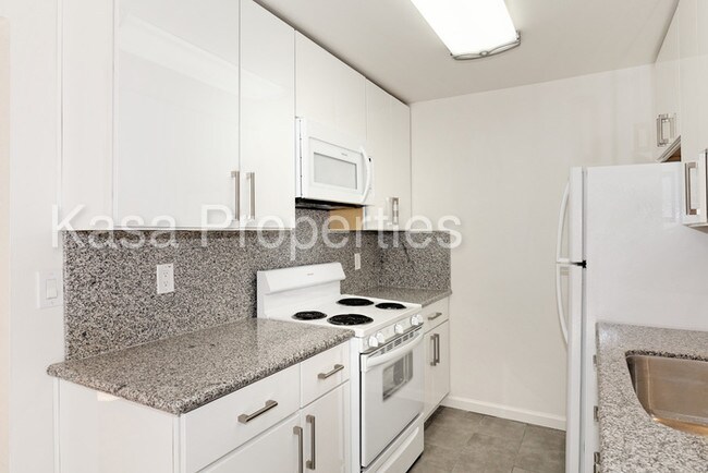 370 Staten Ave-Unit -j in Oakland, CA - Building Photo - Building Photo