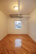 2453 W Gunnison St, Unit G in Chicago, IL - Building Photo - Building Photo