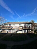 17452 SE Powell Blvd in Portland, OR - Building Photo