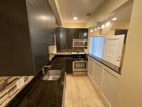 1801 Beacon St, Unit 4 in Brookline, MA - Foto de edificio - Building Photo