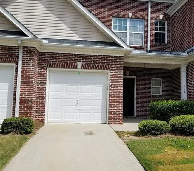 property at 2555 Flat Shoals Rd