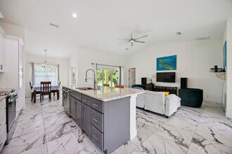 11247 Euler Ave in Englewood, FL - Building Photo - Building Photo