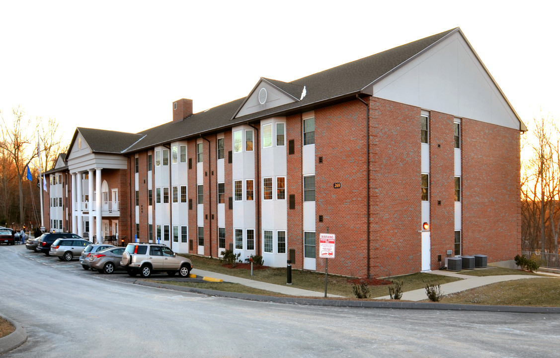 AHEPA 250 V Senior Apartments in Niantic, CT - Foto de edificio