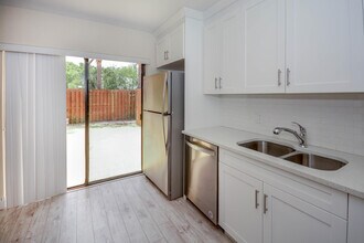 3157 Gardens E Dr in Palm Beach Gardens, FL - Building Photo - Building Photo