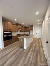 10102 Donatello Dr in Princeton, NJ - Building Photo - Building Photo