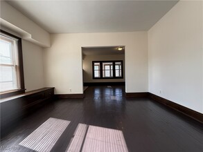 9405 Bancroft Ave in Cleveland, OH - Foto de edificio - Building Photo