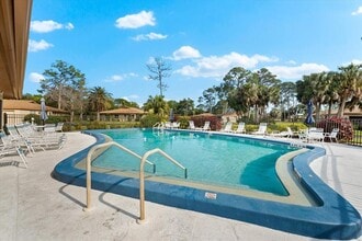 2304 Lark Ln in Sarasota, FL - Building Photo - Building Photo