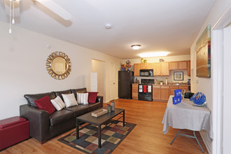 Mountain Valley Apt in Morgantown, WV - Building Photo - Interior Photo