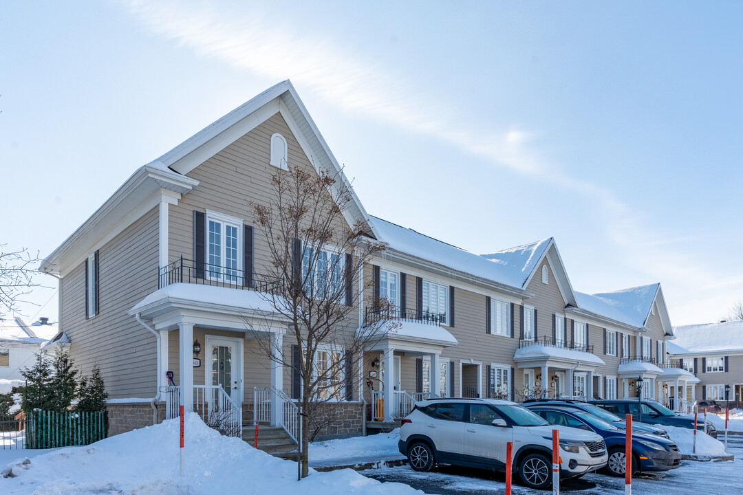 1645 Sévigny St in Lévis, QC - Building Photo