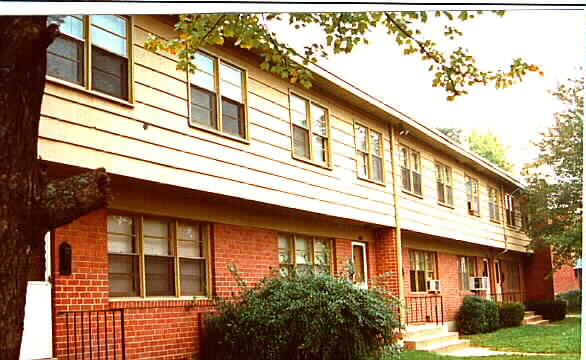 5017 The Alameda in Baltimore, MD - Foto de edificio