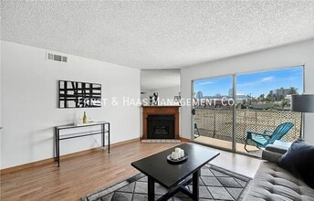 955 E 3rd St in Long Beach, CA - Building Photo - Building Photo