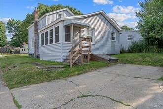 148 W Cayuga St in Oswego, NY - Building Photo - Building Photo