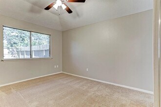 20622 Broughwood Cir in Katy, TX - Foto de edificio - Building Photo