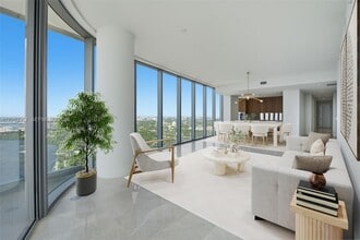 175 SE 25th Rd in Miami, FL - Foto de edificio - Building Photo