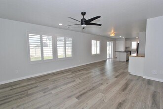 6587 S Memory Wy in Meridian, ID - Building Photo - Building Photo