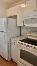 7985 NW 8th St in Miami, FL - Building Photo - Building Photo