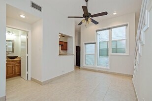 204 Marshall St in Houston, TX - Building Photo