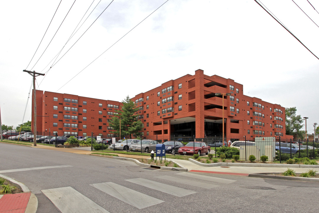 Alpha Terrace Apartments in St. Louis, MO - Building Photo