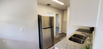 3351 Hillsdale Ave in Largo, FL - Building Photo - Building Photo