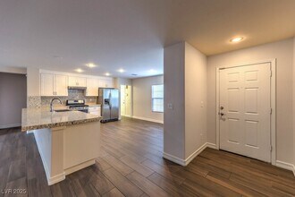 2705 Port Lewis Ave in Henderson, NV - Building Photo - Building Photo