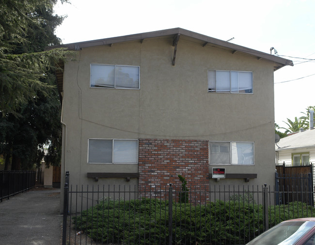 1626 83rd Ave in Oakland, CA - Foto de edificio - Building Photo