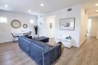 1445 9th St, Unit 200 in Santa Monica, CA - Building Photo - Building Photo