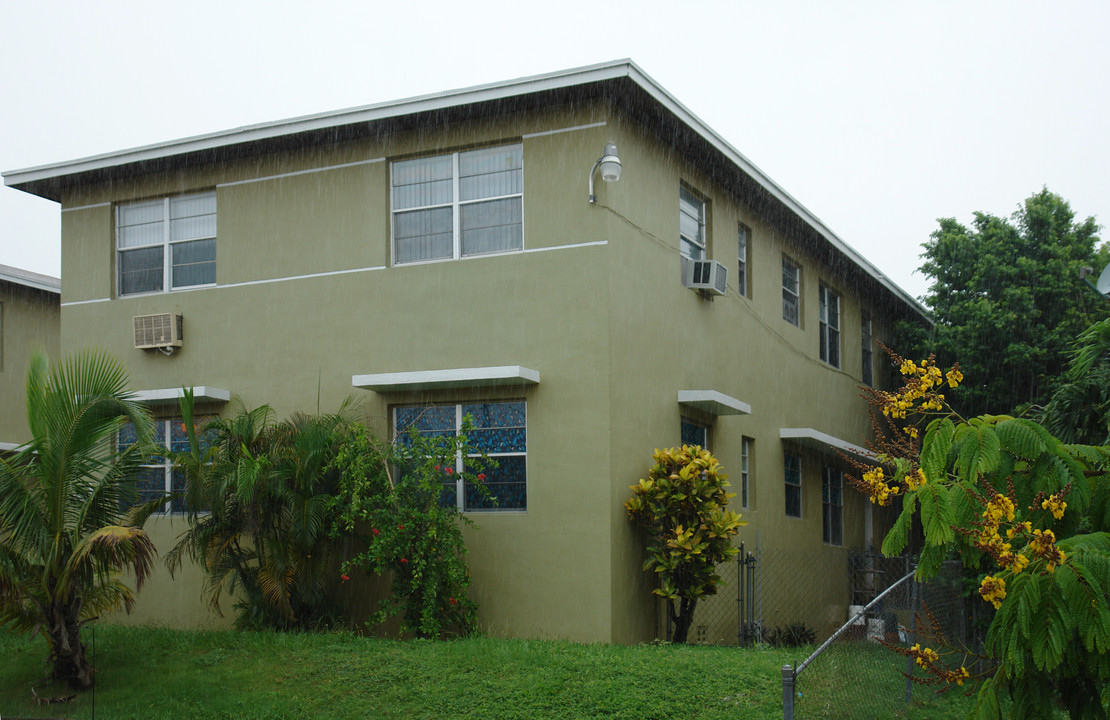 2195 SW 14th Ter in Miami, FL - Building Photo