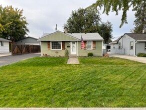 1411 E Nebraska Ave in Spokane, WA - Foto de edificio - Building Photo