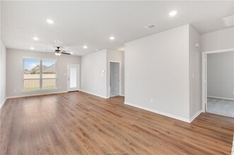 15195 Still Water Mdw Lp in College Station, TX - Building Photo - Building Photo