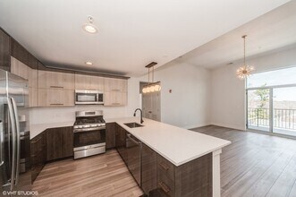 7340 W Irving Park Rd in Norridge, IL - Building Photo - Building Photo