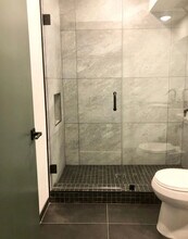 5731 Lexington Ave, Unit 30 in Los Angeles, CA - Foto de edificio - Building Photo