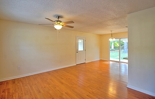 1080 Ricade Dr in Hinesville, GA - Building Photo - Building Photo