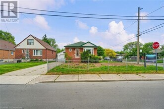 287 Montrose Ave in Hamilton, ON - Building Photo - Building Photo