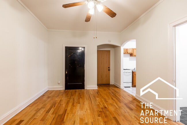 4854 N Damen Ave, Unit 002