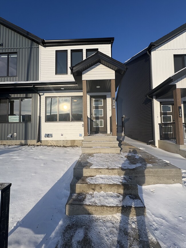 244 Marquis Blvd NE