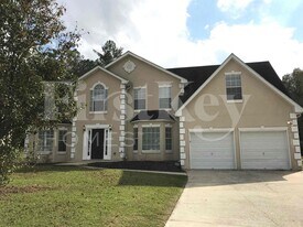 7945 Weathers Ct in Lithonia, GA - Building Photo