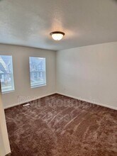 2013 W 950 N in Layton, UT - Building Photo - Building Photo