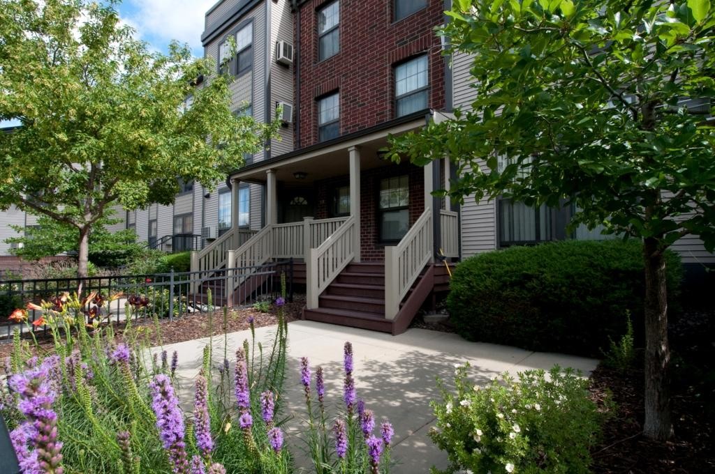 East Village in Minneapolis, MN - Foto de edificio