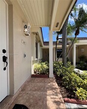 6109 NW 171st St in Hialeah, FL - Building Photo - Building Photo
